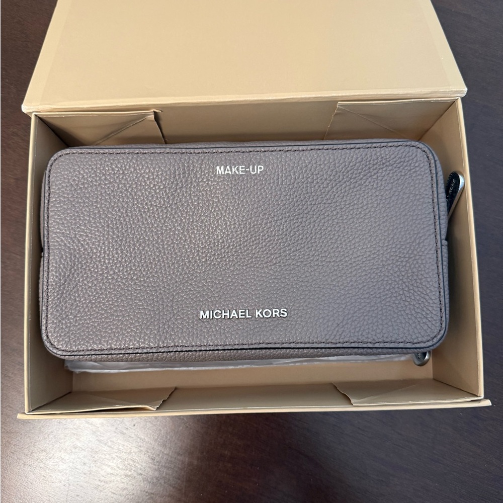 Michael Kors Make Up Pouch Bag